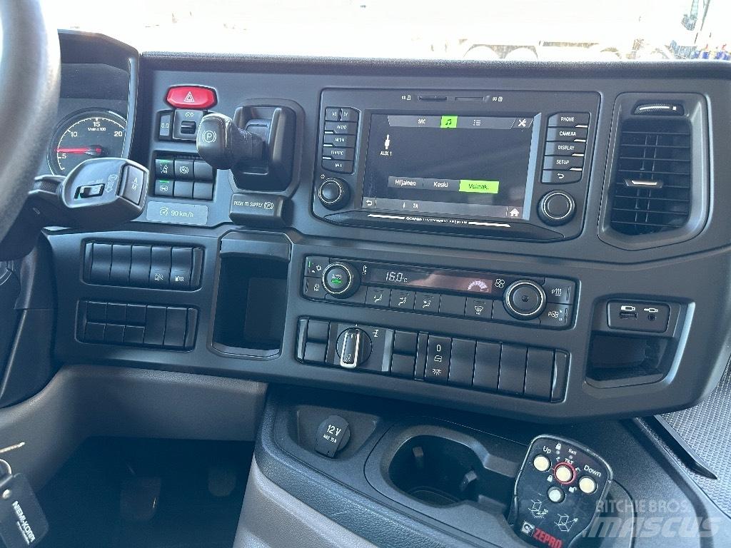 Scania P250 厢式货车
