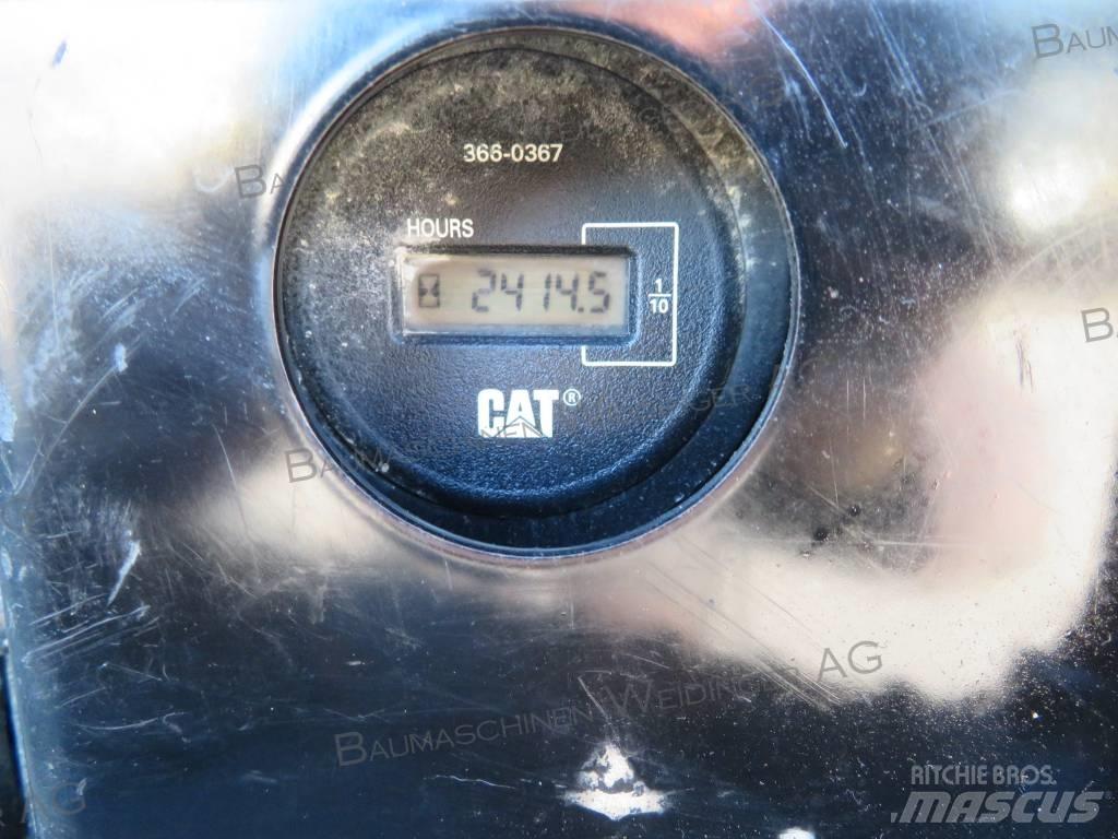 CAT 305.5 小型挖掘机