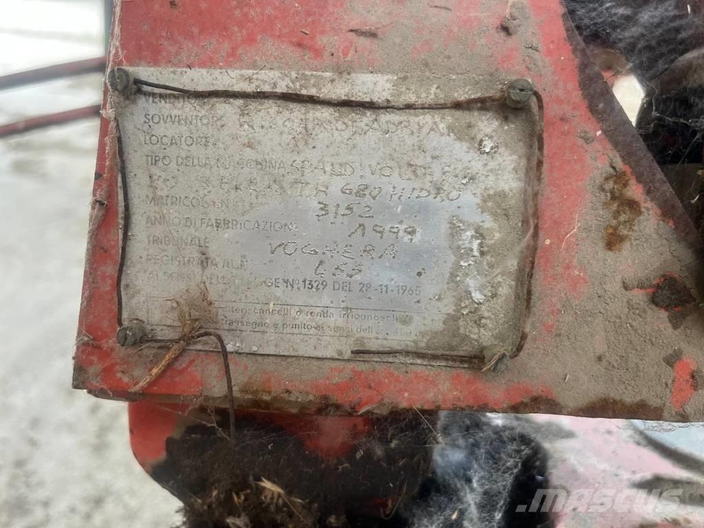 Lely TH 680 犁耙和摊草机