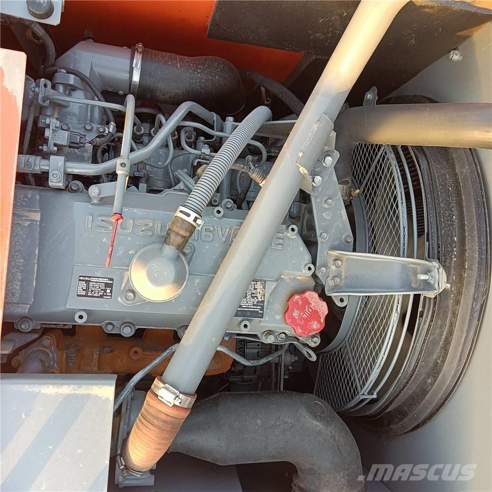 Hitachi ZX240 履带挖掘机