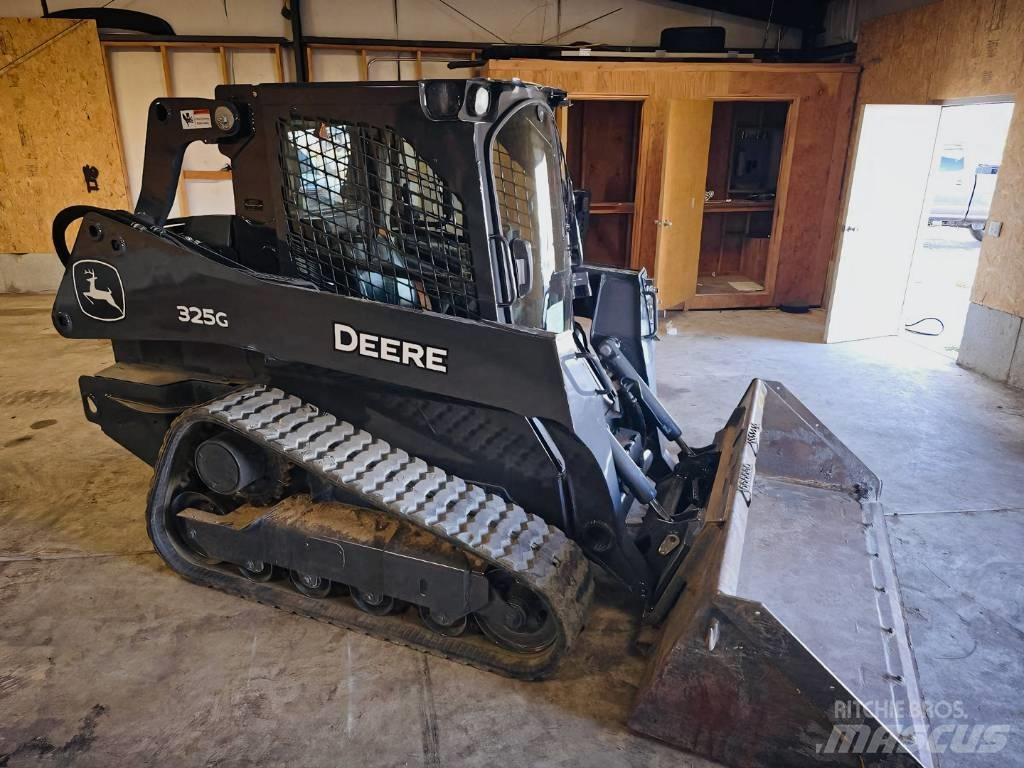 John Deere 325 G 滑移装载机