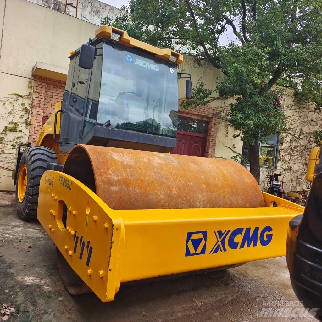 XCMG XS223J 单轮压路机