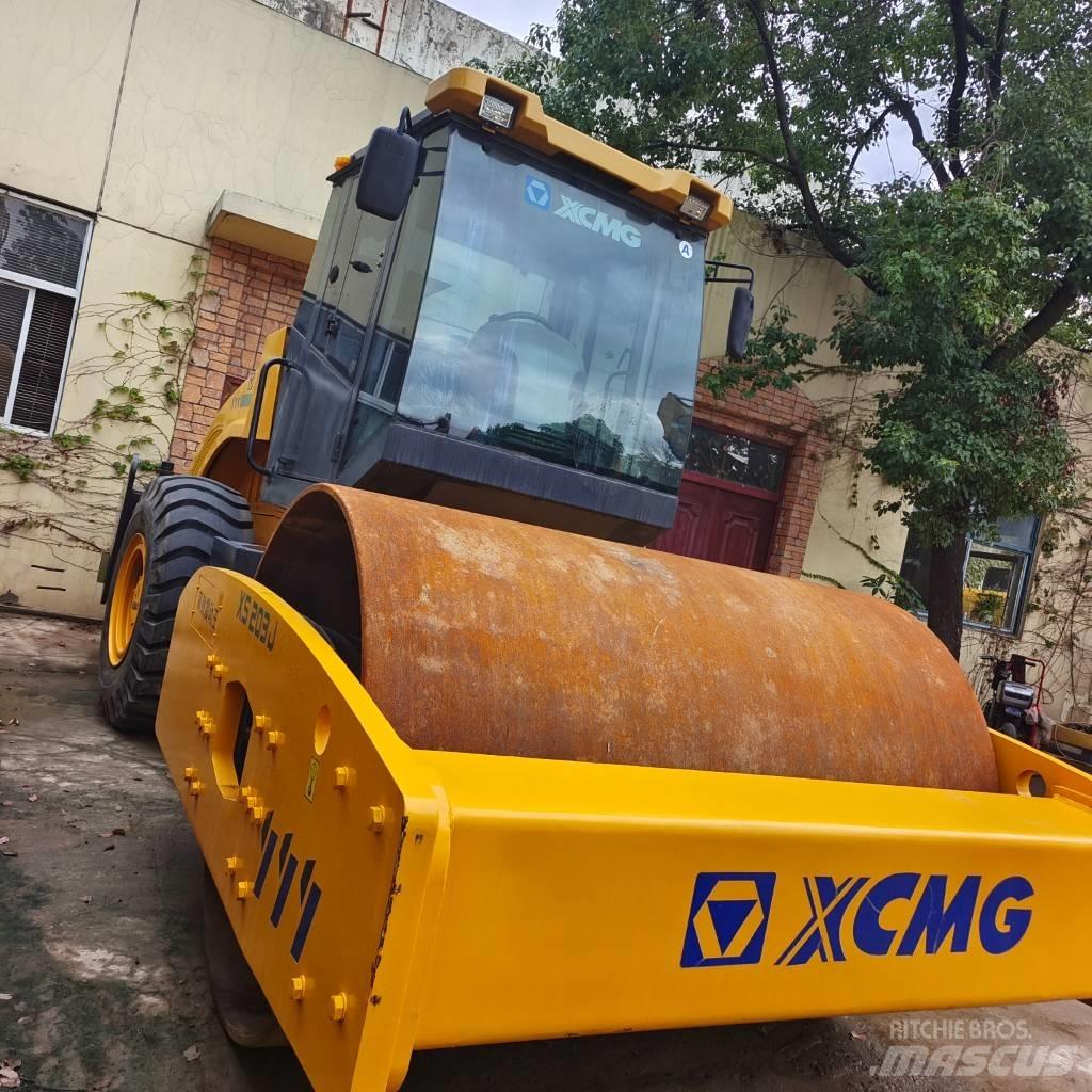 XCMG XS223J 单轮压路机