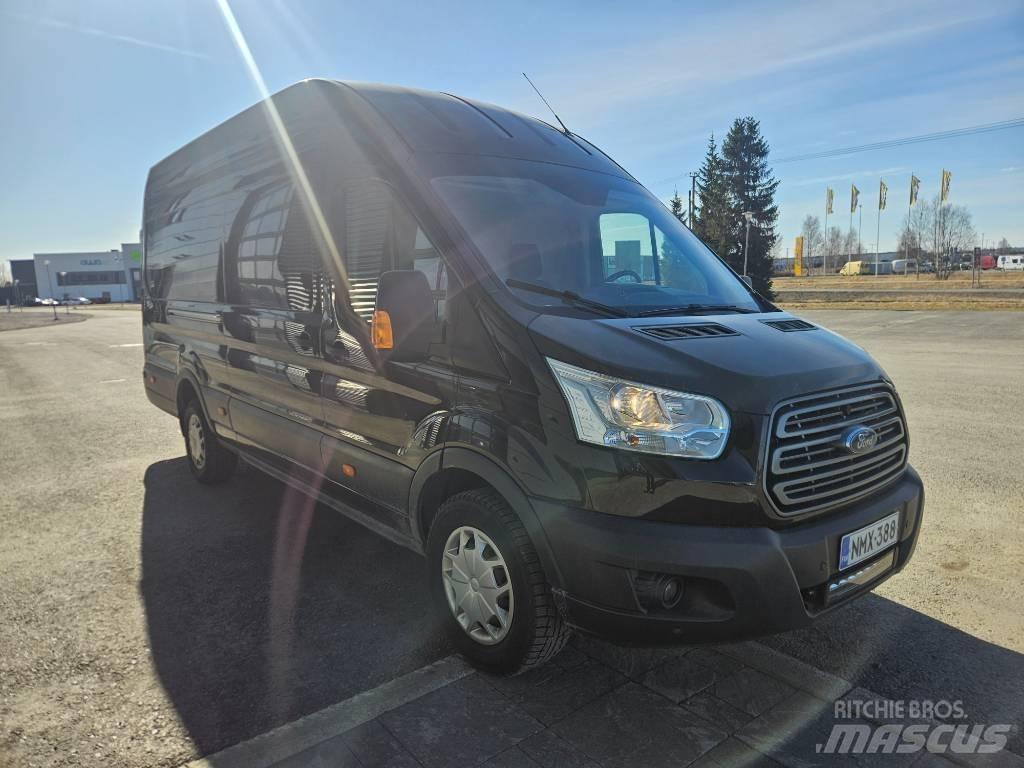 Ford Transit 大型面包车