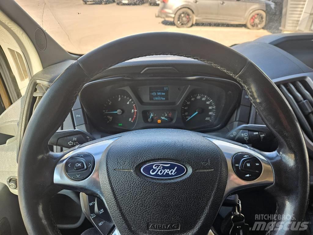 Ford Transit 大型面包车