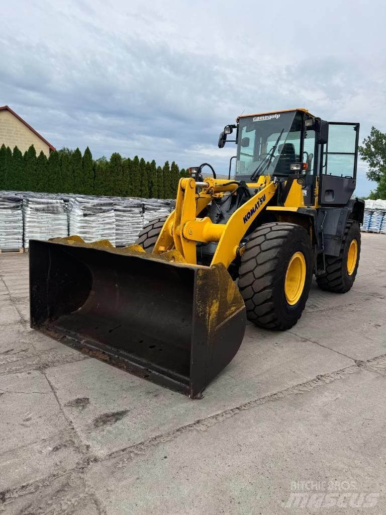 Komatsu WA250 轮式装载机