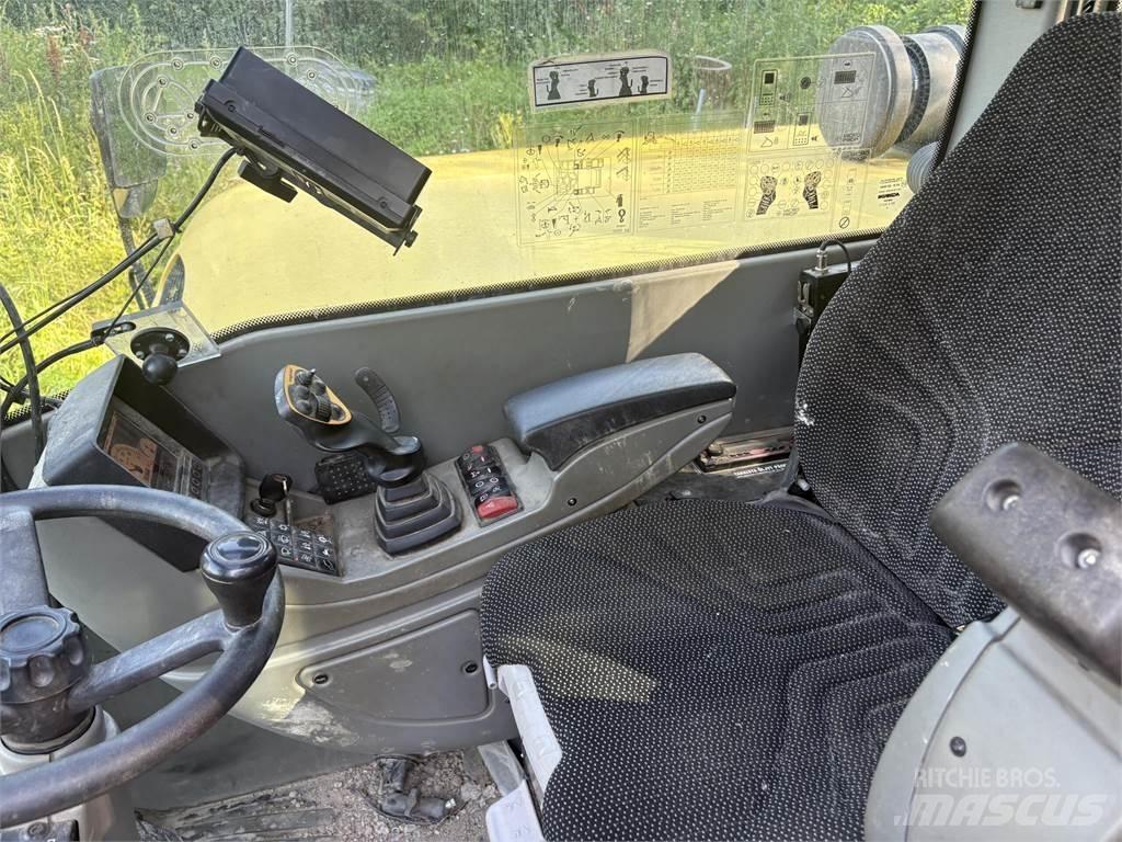 Yanmar B110W 轮式挖掘机