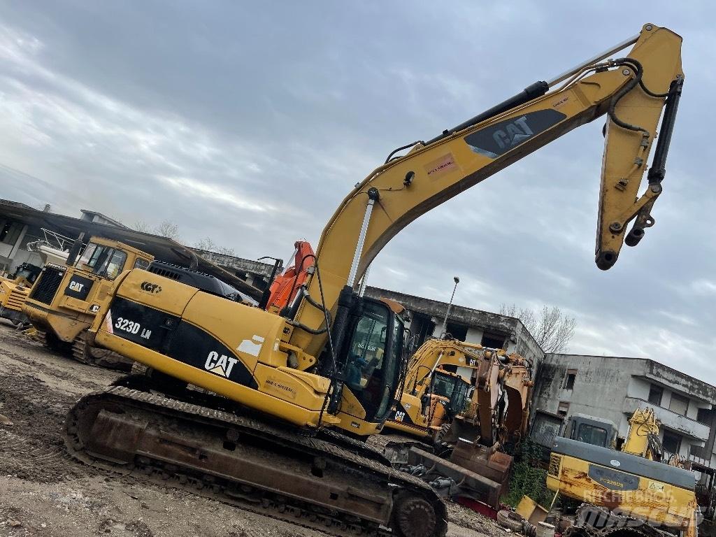 CAT 323 D 履带挖掘机