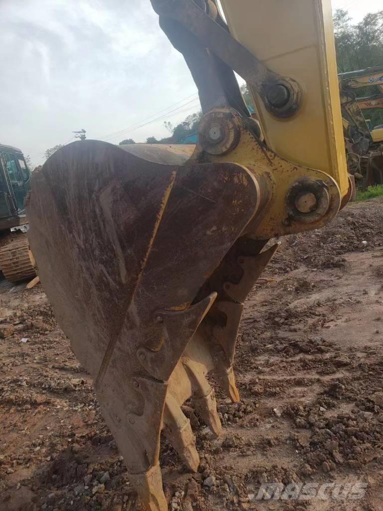 CAT 320 D 履带挖掘机