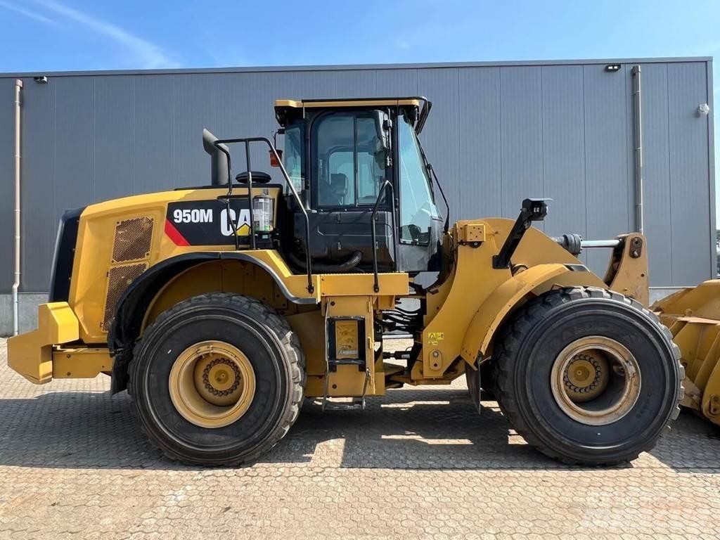 CAT 950M 轮式装载机