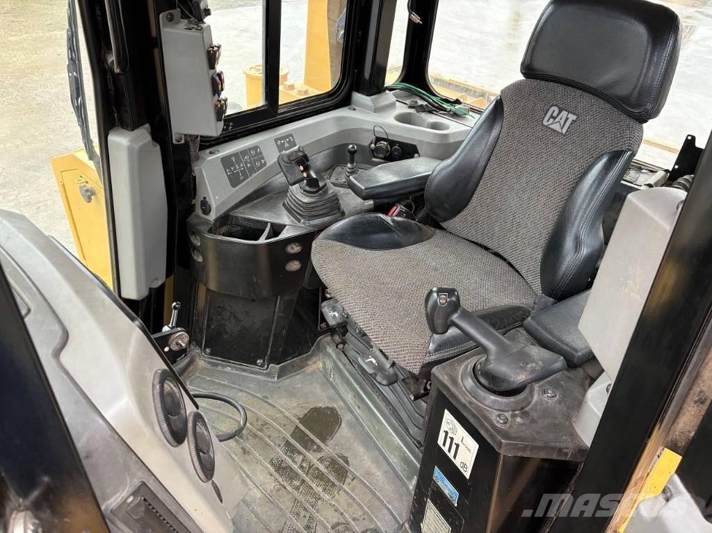 CAT D 6 T LGP 履带式推土机