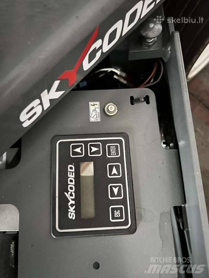 SkyJack SJ4732 剪叉式升降机