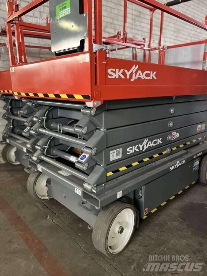 SkyJack SJ4732 剪叉式升降机