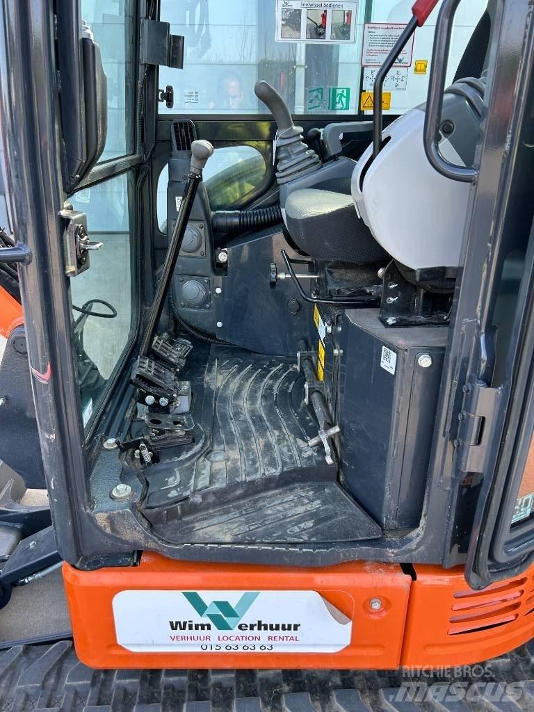 Hitachi ZX 26 U-6 小型挖掘机
