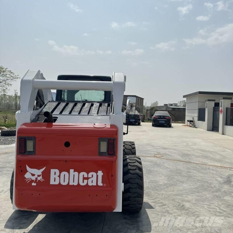 Bobcat S 300 滑移装载机