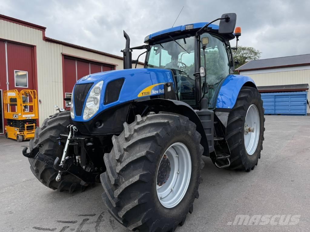 New Holland T7030 拖拉机/农用车