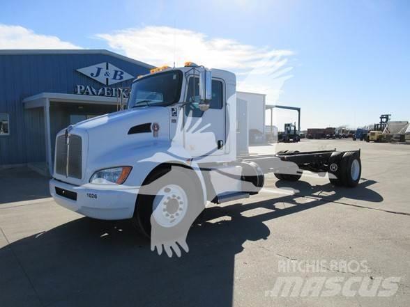Kenworth T270 平板车