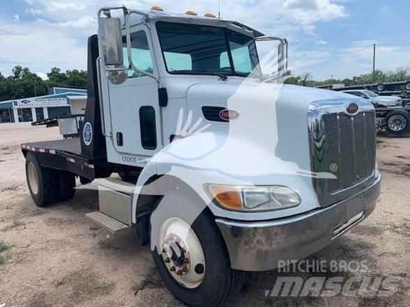 Peterbilt 335 平板栏板货车