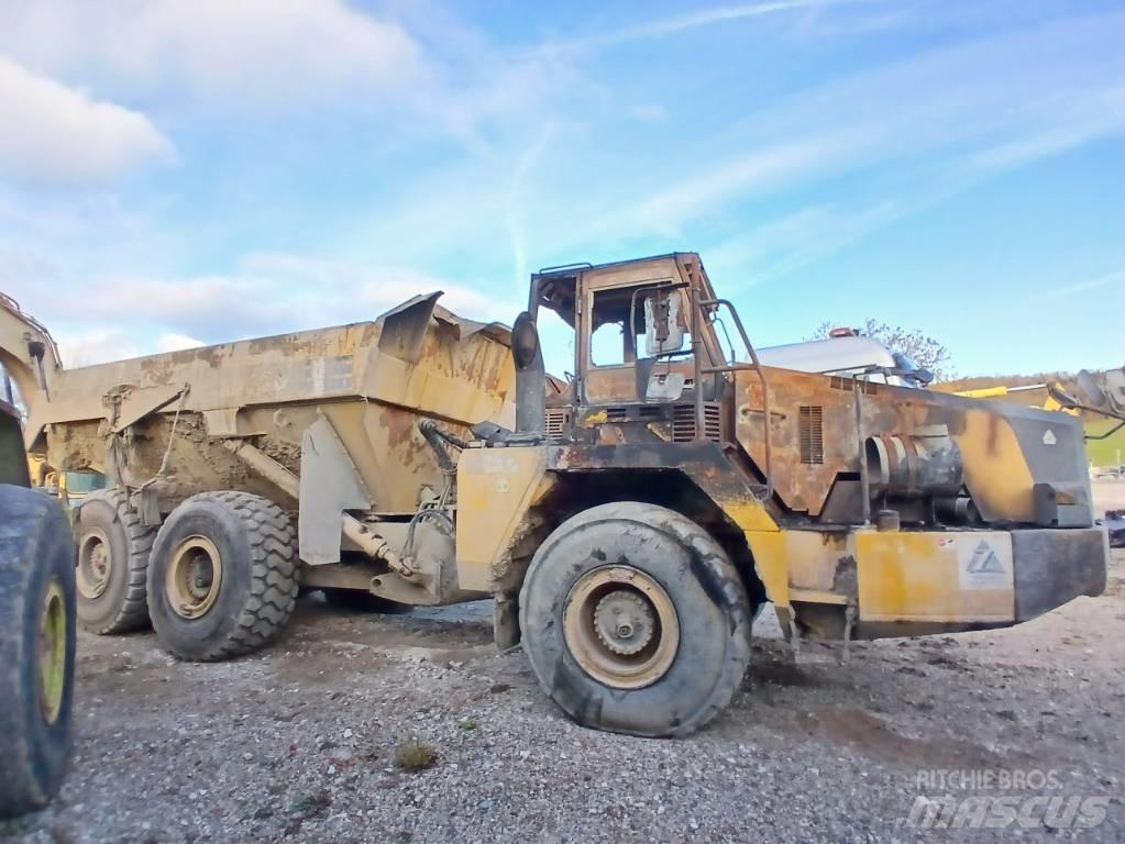 Komatsu HM 300-2 铰接式自卸车
