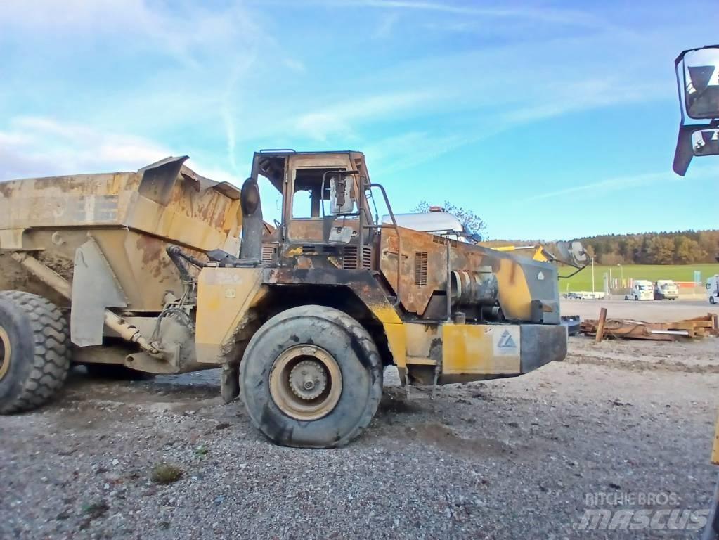 Komatsu HM 300-2 铰接式自卸车