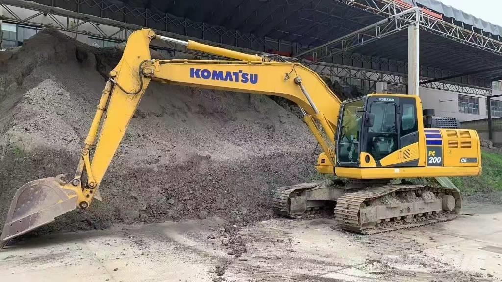 Komatsu PC 200-11 履带挖掘机