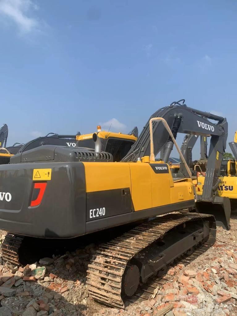 Volvo EC 240 履带挖掘机