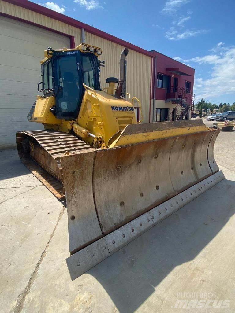 Komatsu D61PX24 履带式推土机