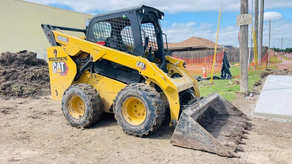 CAT 262D3 滑移装载机
