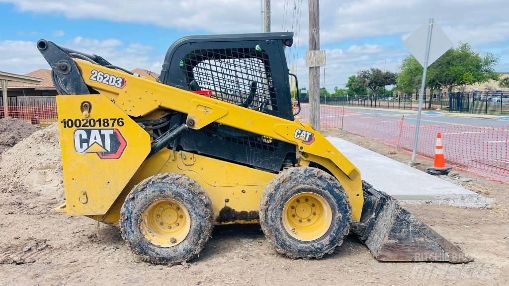 CAT 262D3 滑移装载机