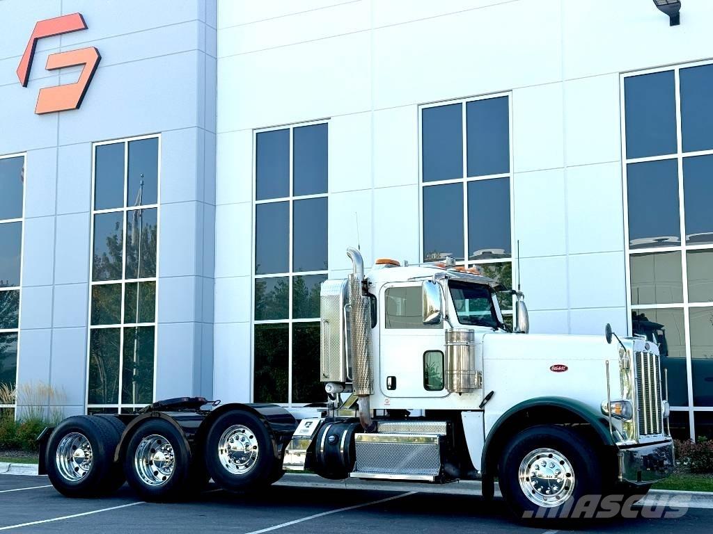 Peterbilt 388 牵引车