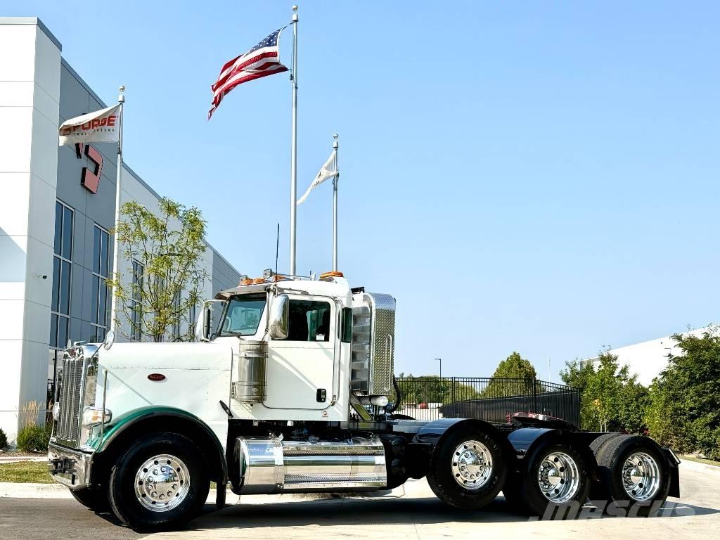 Peterbilt 388 牵引车