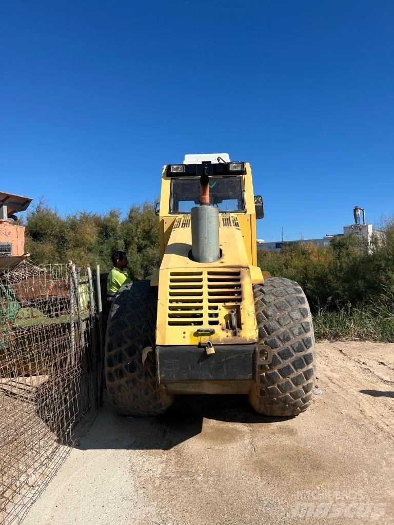 Bomag BW 211 D-3 单轮压路机