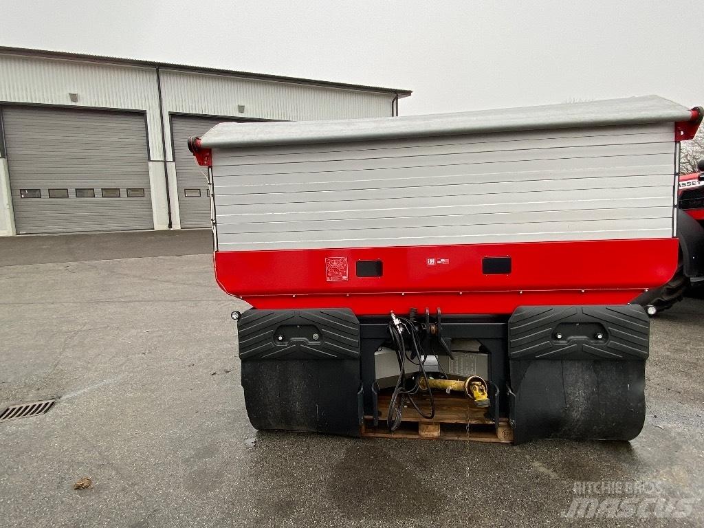 Kverneland TLX 矿物肥料撒播机