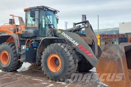 Develon DL 480-7 反铲装载机