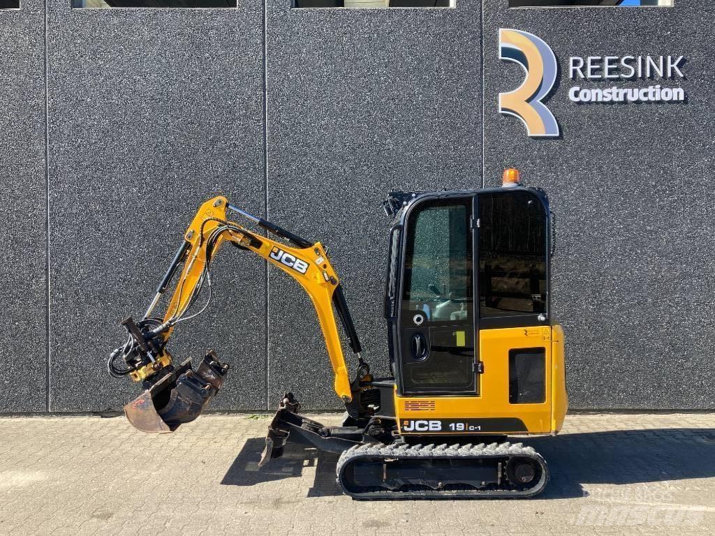 JCB 19 C-1 小型挖掘机