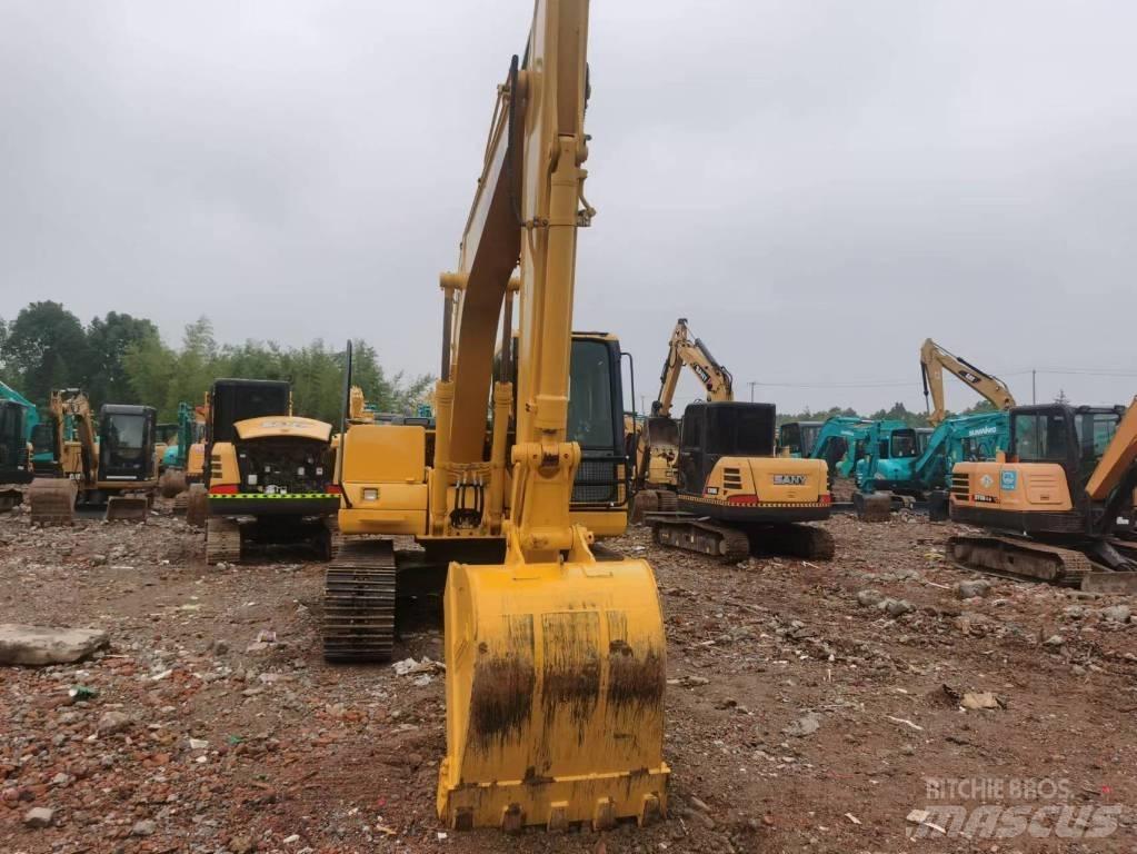 Komatsu PC 130 中型挖掘机