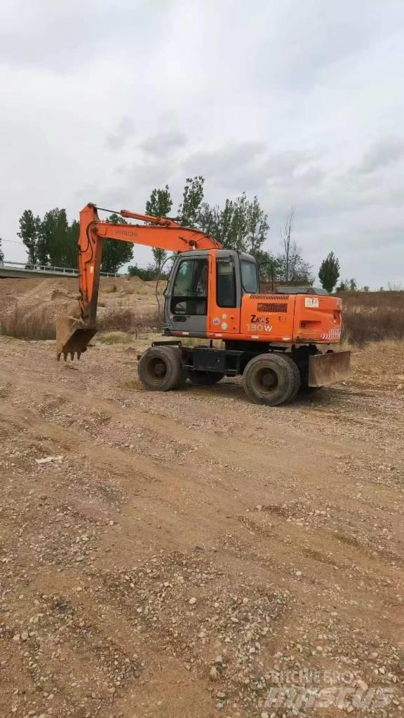 Hitachi ZX130W 轮式挖掘机