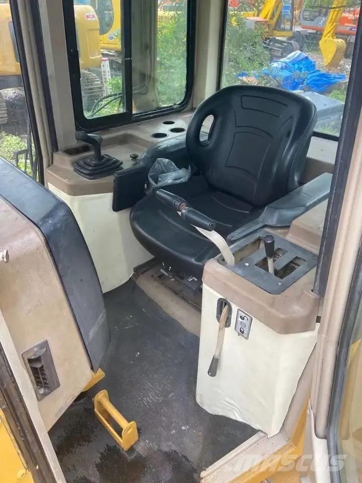 CAT D5M 履带式推土机