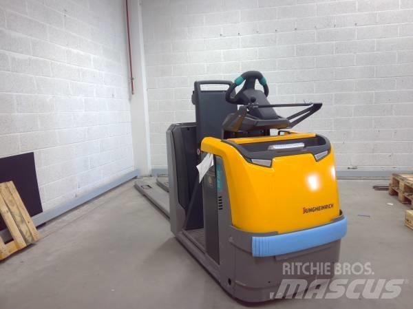 Jungheinrich ECE 225 低架装载机