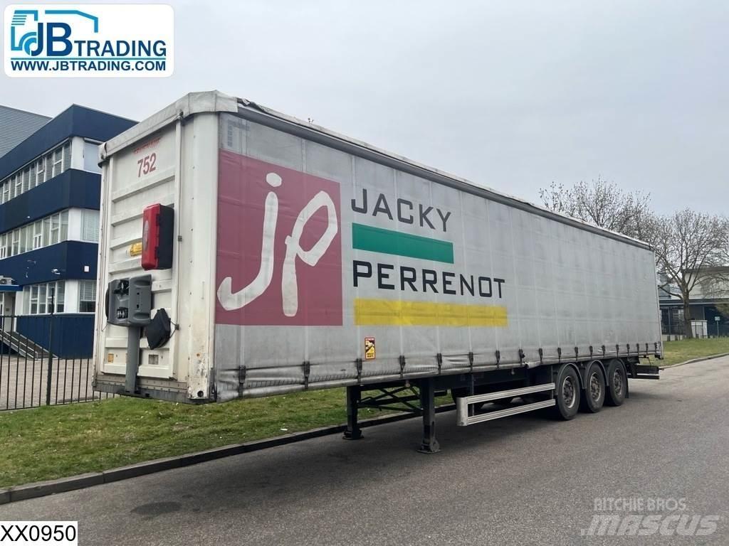 Fruehauf Tautliner 侧帘半挂车