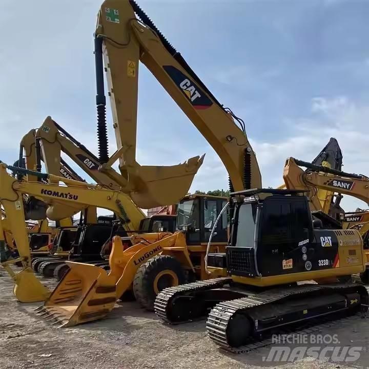CAT CAT323D2L 中型挖掘机