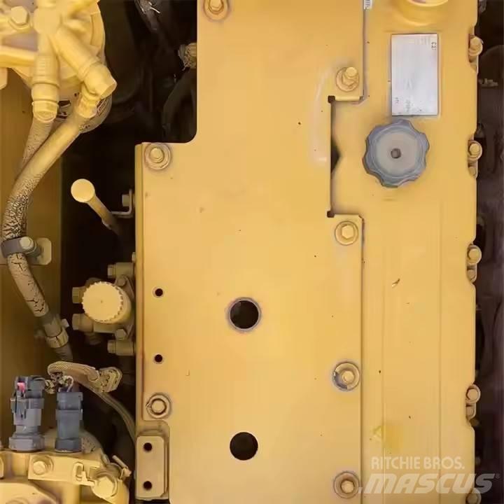 CAT CAT323D2L 中型挖掘机