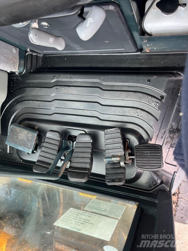 Hyundai R25Z-9 AK 小型挖掘机