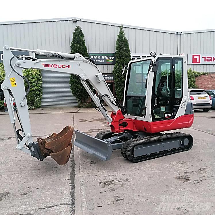 Takeuchi TB235 小型挖掘机