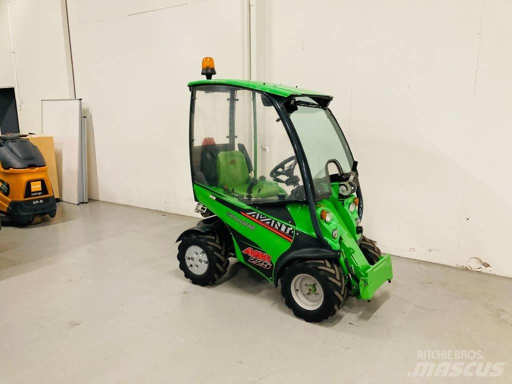Avant 225 小型装载机