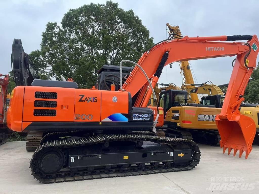 Hitachi zx200 履带挖掘机