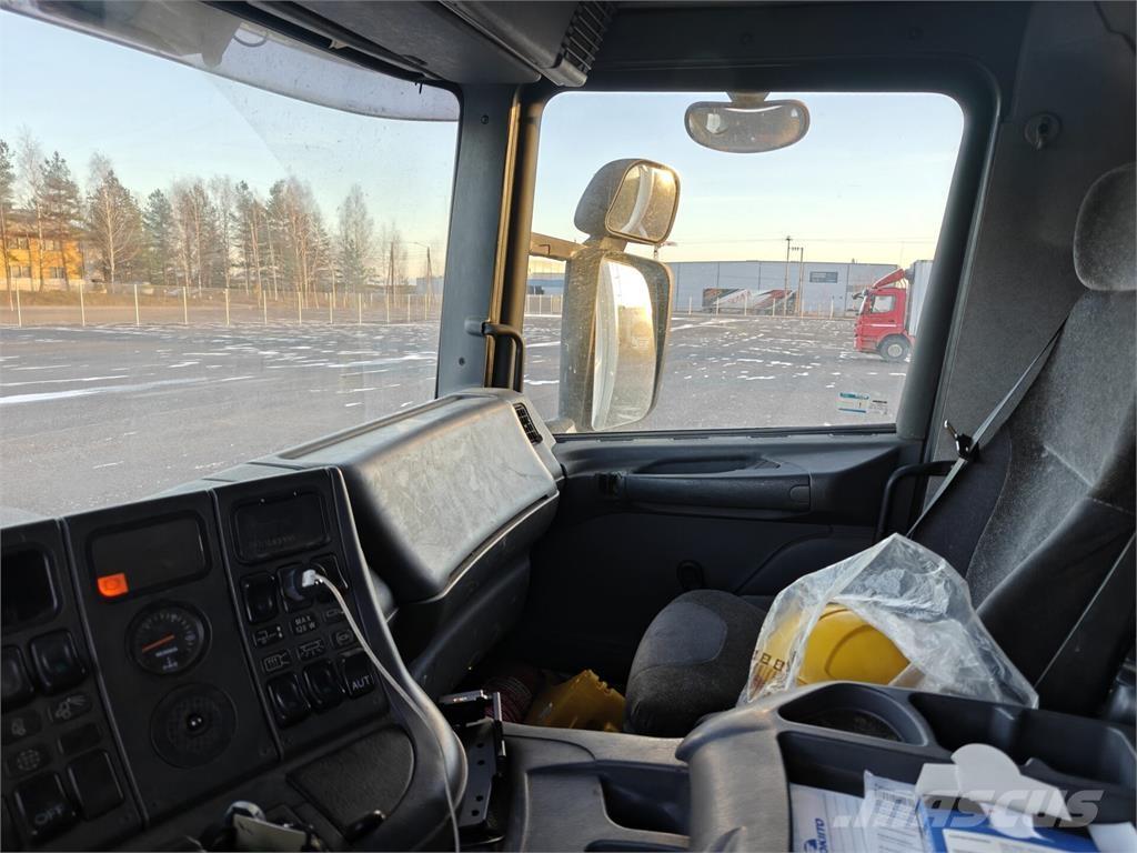 Scania P 94 厢式货车