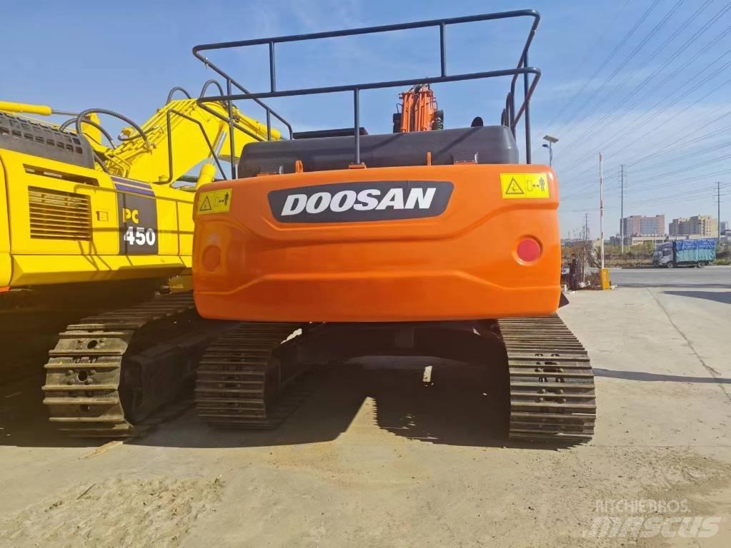 Doosan DX 300 履带挖掘机