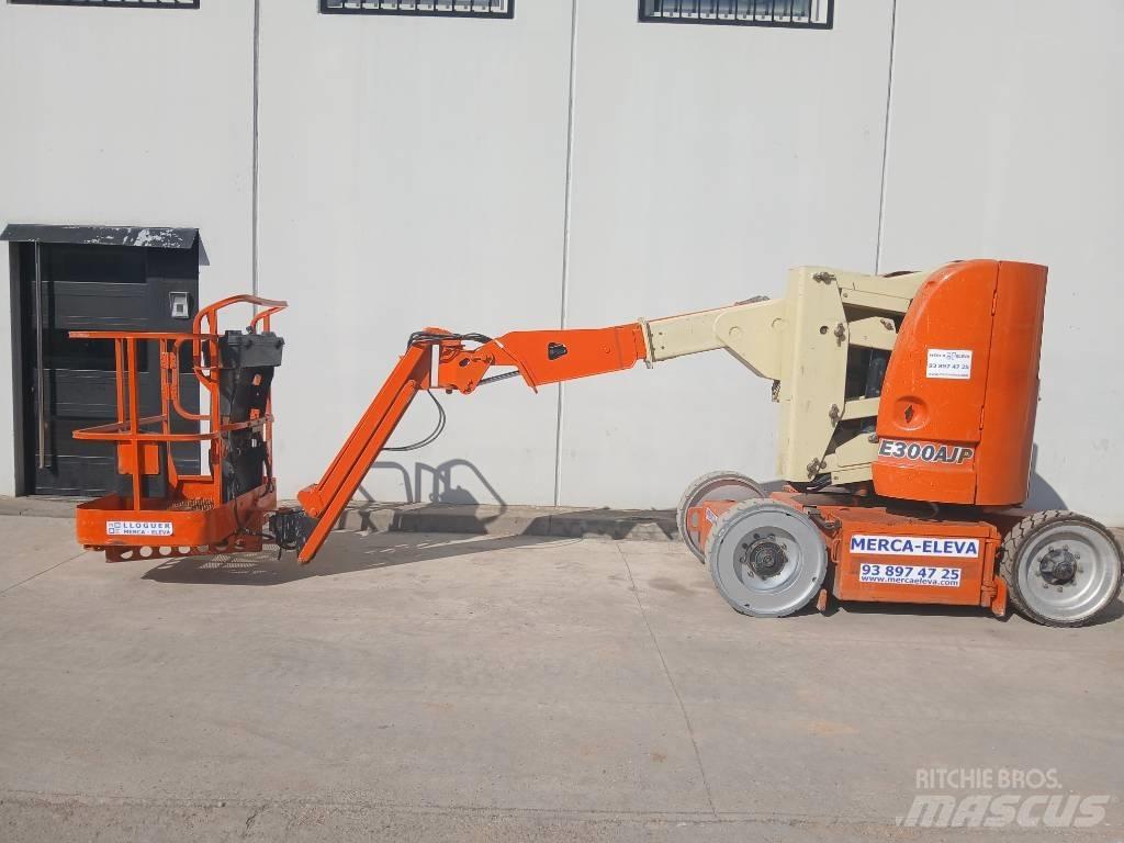 JLG E 300 AJ 曲臂高空工作平台