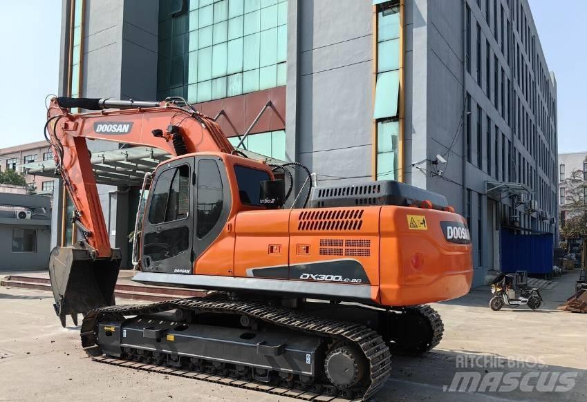 Doosan DX300 履带挖掘机